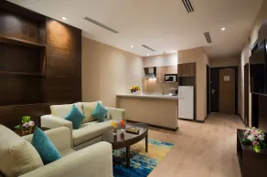 Naviti Warwick Dammam - Room