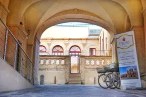 Landolina Palace Hotel - Interior entrance