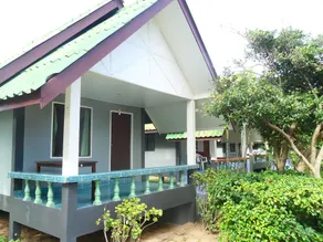 Lanta Palm Beach Resort , Beach Bungalow - Koh Lanta - Zimmer