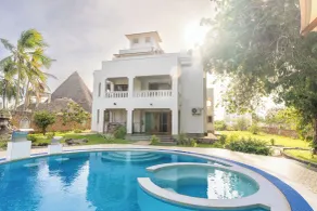 Queens Chateau Boutique Villa - Pool