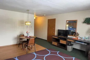 Iron Mountain Inn & Suites MI US 2 - Room