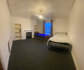 Habitación en casa de familia con terraza | Vistas a la ciudad - Habitación