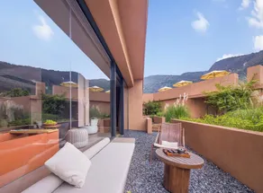 Zhangjiajie Shisuji Hotel-Zhangjiajie National Forest Park,Avatar Scenic Area,East Gate, only 5 minute walk, free airport,Railway Station shuttle, English-speaking butler itinerary planning, floor heating, Western restaurant, cave exploration, cave bar - Vistas desde la habitación