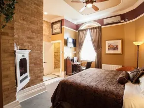 Clocktower Inn - Camera