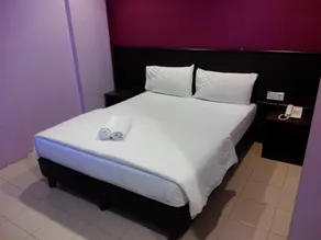 Swing & Pillows at Bary Inn, KLIA Transit - Room