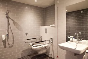 Holiday Inn Express Frankfurt Airport - Raunheim by IHG - Salle de bain