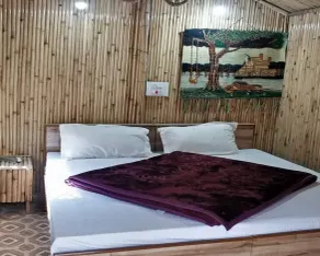 Tirthan Village Huts - Room
