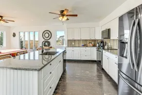 1 Block to Bellport Bay! Scenic Hamptons Hideaway - Interior