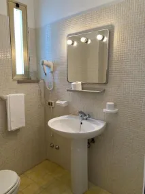 Hotel Spiaggia D'Oro - Bathroom