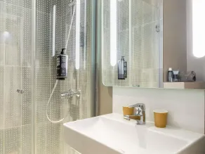 ibis Paris Ornano Montmartre Nord 18ème - Rom