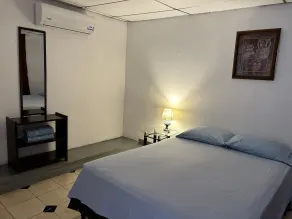 El Callejon Guest House - Room
