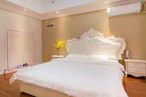 Taishan Shell Apartment - Camera