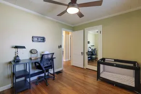 Centrally Located Cincinnati Escape w/ Deck & Yard - Innvendig