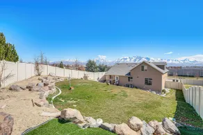 Home Theater & Patio: South Jordan Basement Unit - Innvendig