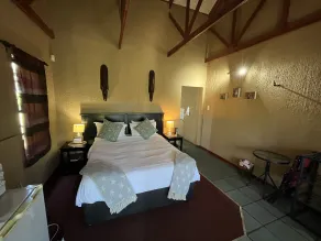 Elephant's Nest Guest House - Zimmer