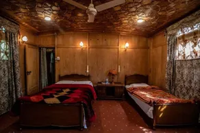Kharpalace group of houseboats - Room
