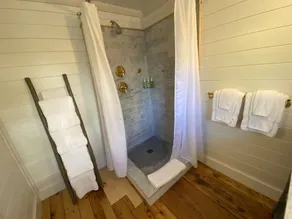 The Martin - Bathroom