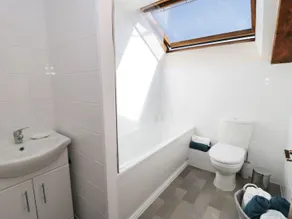 Loft Cottage - Bathroom