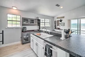 Hawthorne Hideaway w/ Waterfront Fire Pit! - Interiør