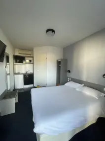 Brit Hotel Marvejols - Værelse