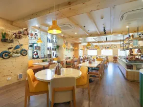 Bloom Boutique l Rishikesh Hills - Restaurant