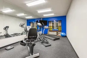 Microtel Inn & Suites by Wyndham New Martinsville - Fitnessbereich