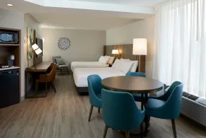 Holiday Inn & Suites Montreal Airport by IHG - Chambre