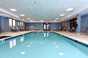 Holiday Inn Express Richmond Airport by IHG - Piscine