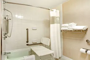 Ramada by Wyndham West Memphis - Salle de bain