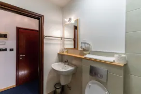 GARNI HOTEL ATRIUM - Bathroom