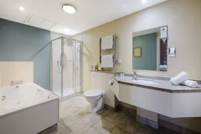 Winchester Royal Hotel - Bathroom