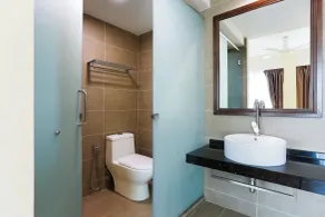 Collection O Hotel Super Cowboy - Bathroom