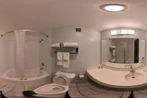  Coratel Inn and Suites By Jasper La Crosse - Salle de bain