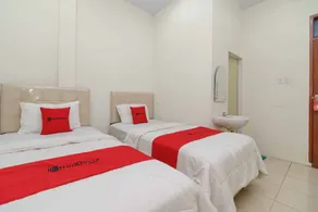RedDoorz @ Haraito Tarutung - Chambre