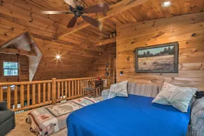 Lake Lure Log Cabin w/ Grill, Near Hiking! - Interiør