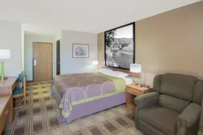 Super 8 by Wyndham Toledo - Zimmer