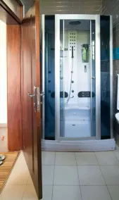 Biyem Hotel - Bathroom
