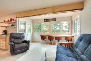 Waterfront Wisconsin Cabin: Private Dock, Fire Pit - Intérieur