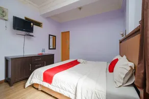 RedDoorz at Sedayu 1 Parapat - Chambre