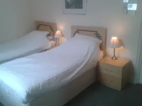 Hanover Hotel & McCartney's Bar - Room