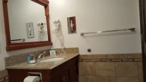Black Hawk Motel & Suites - Bathroom