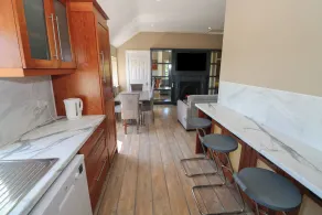 The East Wing Apartment - Cucina privata