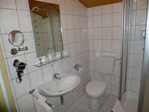 Gästehaus am Berg - Baño
