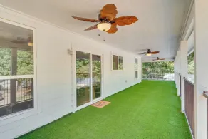 Hemphill Vacation Rental w/ Pool, Walk to Lake! - Innvendig