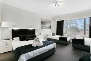 Airport Hotel Sydney - Room