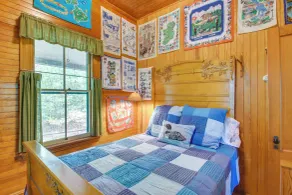 Private Island w/ 2 Cottages on Kezar Lake! - Intérieur