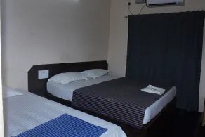 Hotel Aishwariyam - Chambre