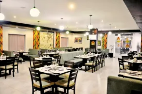 Hotel Clarks Collection Bhavnagar - Restaurant