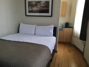 The Royale Chulan Hyde Park Hotel - Room