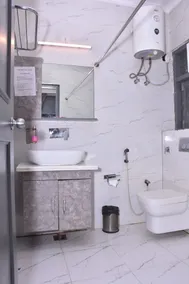 Chhavi Hotels - Bathroom